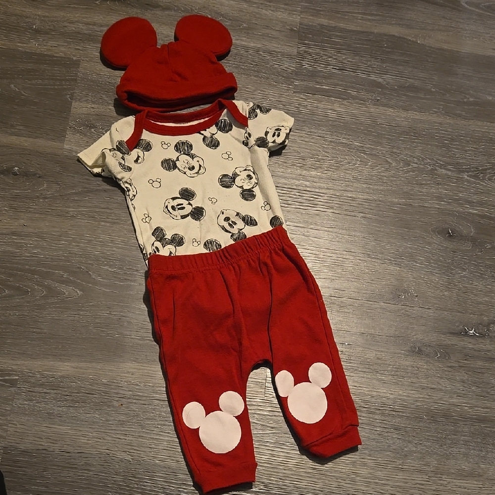 Red and White Mickey Mouse Baby Outfit. 3 Piece Set.